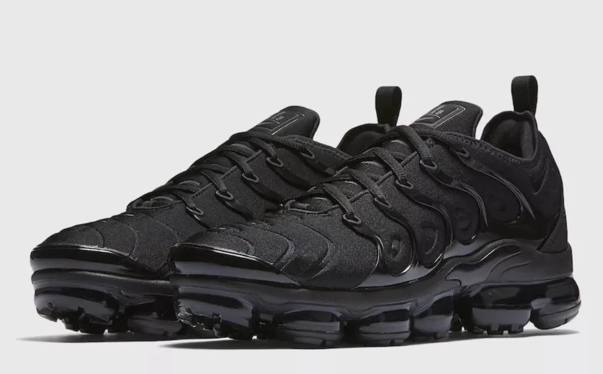 Preços baixos em Nike Air VaporMax Plus Low Triple Black | eBay