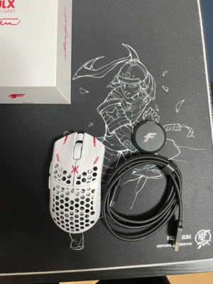 Finalmouse Ultralight ULX Pro Series Lion Aceu size M Wireless