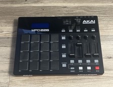 Akai Professional MPD226 Midi Pad Controller with 16 MPC Pads for