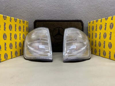 Mercedes Benz HELLA 9EL129614021 / 9EL129615021 BLINKER LAMP W124
