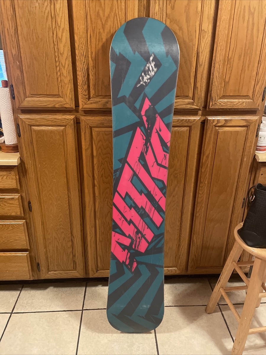 NITRO Haze 156 Reference Stance 23.6” Snow Board , Used Good