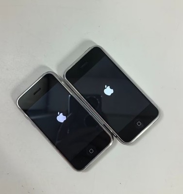 Apple iphone 2G 1st Generation 4GB sliver (Unlocked) Full working