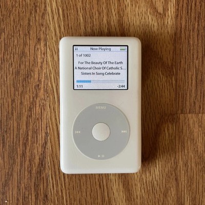 Apple iPod Classic 1/2/3/4th Generation White New battery Good Lot