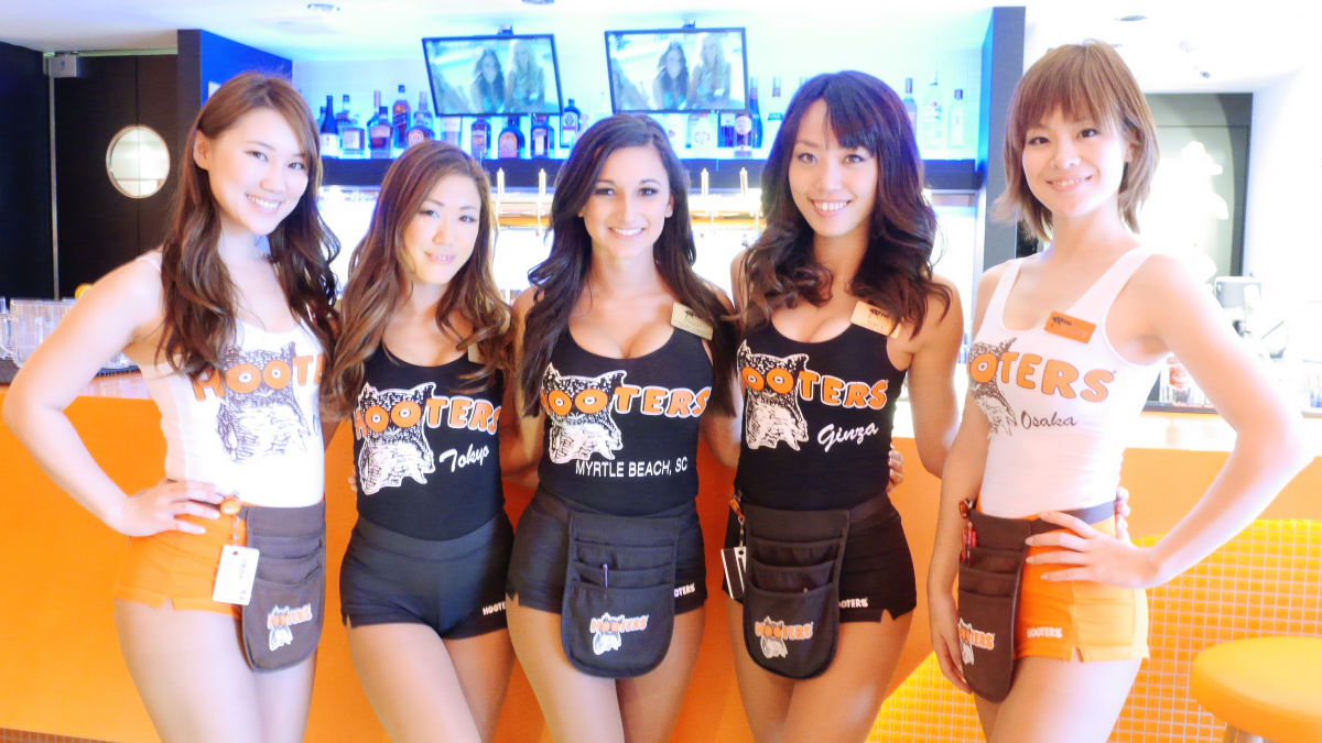 フーターズガールが歌って踊るレストラン「HOOTERS OSAKA」に行ってき