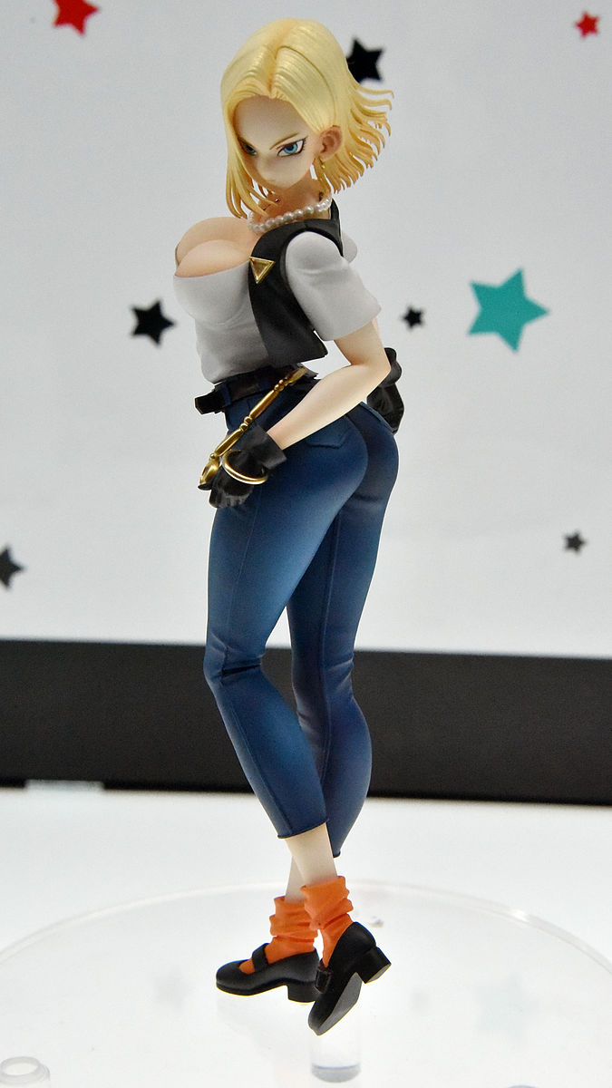 健康美にあふれるビーデル・人造人間18号・ブルマ・ランチさんたち