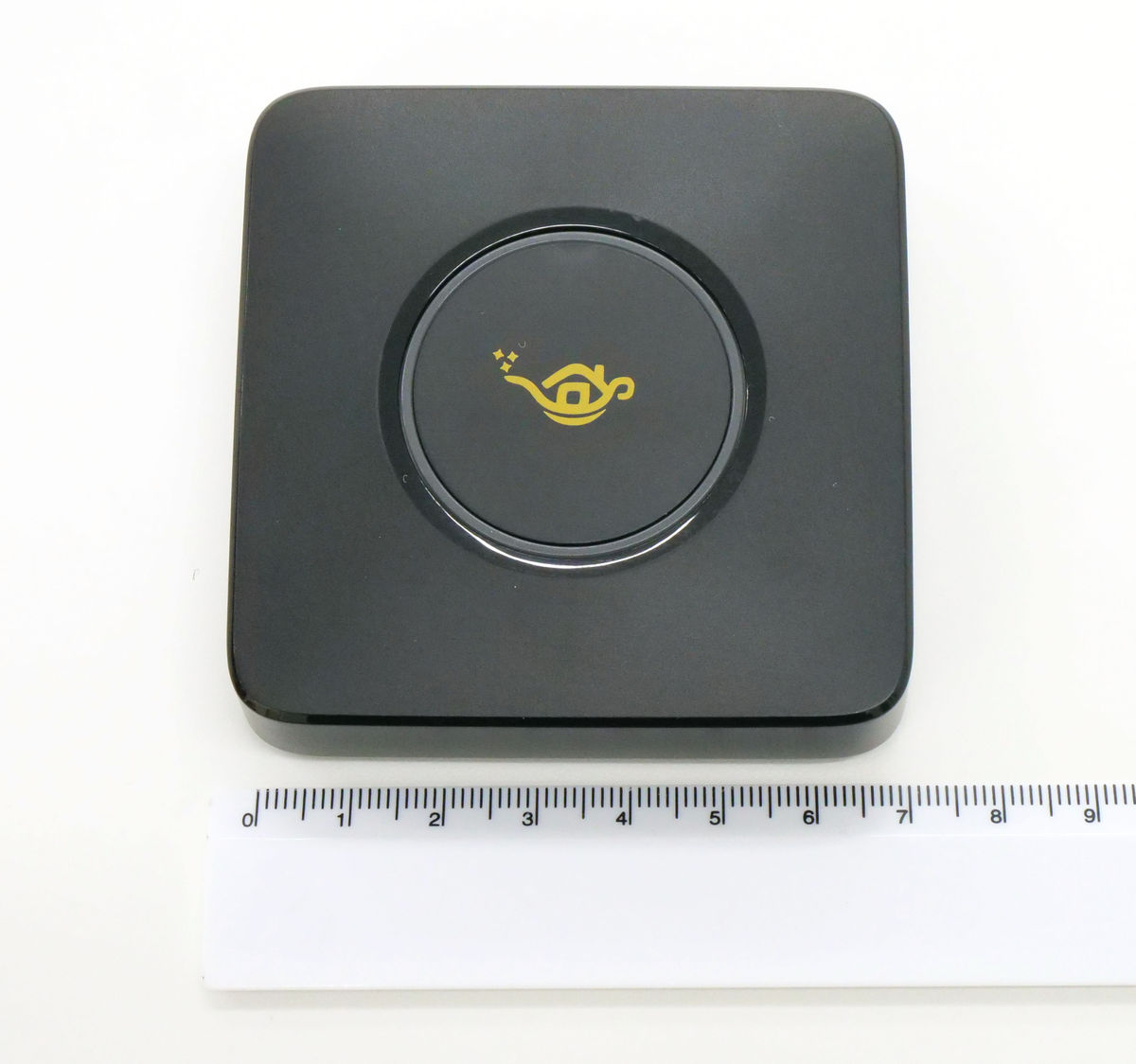 大型テレビ・プロジェクター・スピーカーが1台に収まる「popIn Aladdin