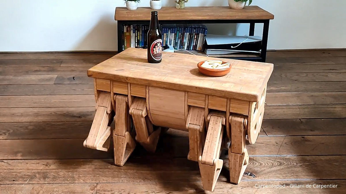 自走してビールとおつまみを持ってきてくれる木製テーブル「カーペント