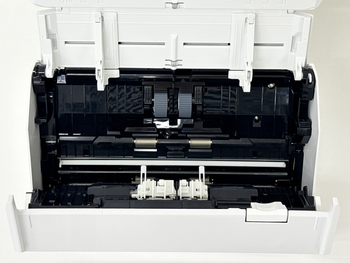 わずか5万円台で誰でも簡単に毎分45枚のサクサクスキャンが可能な