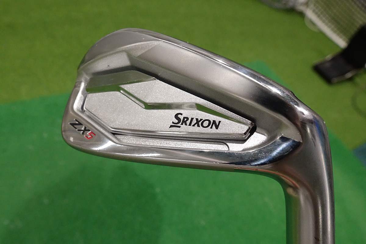 曲がらない男も使う“ちょい飛び”モデル スリクソン ZX5 アイアン｜GDO