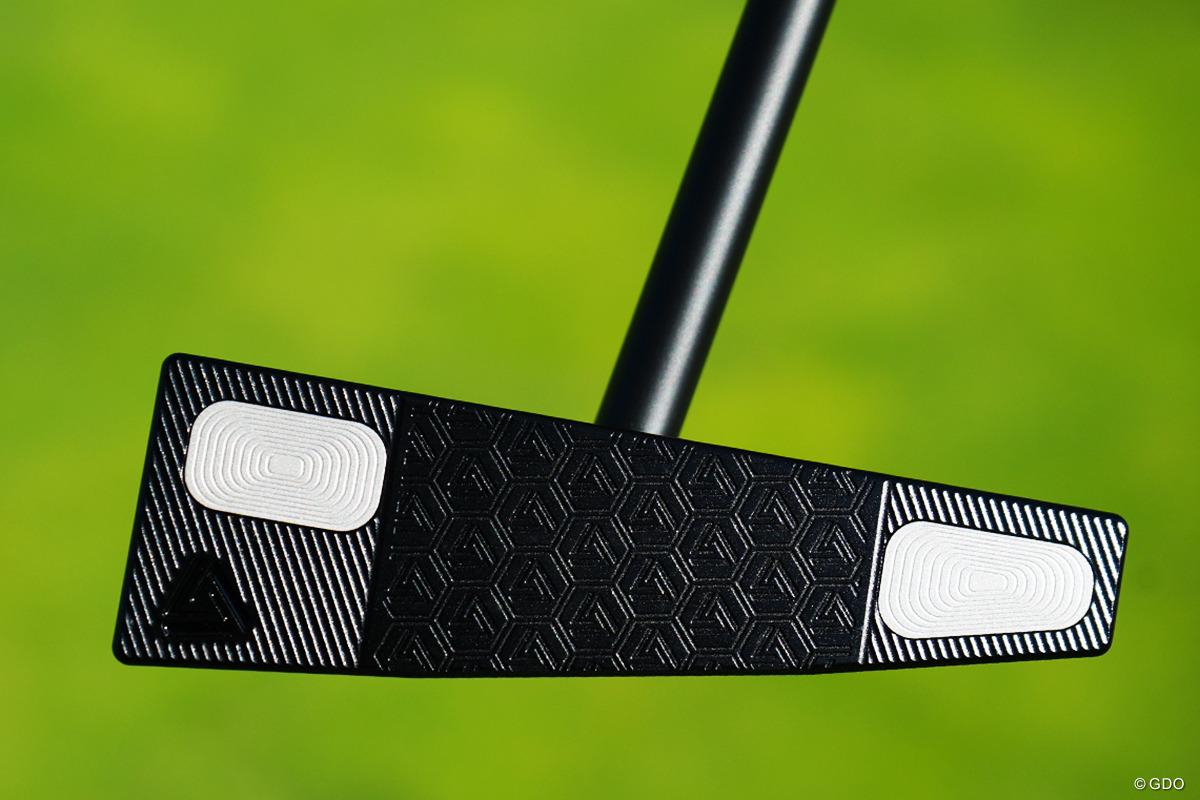 女子ツアーで“ゼロトルク”パターに新種発見 なんじゃこの三角フェース