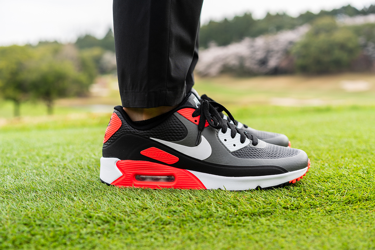 ナイキ エア マックス 90 G（サイド／外側）｜GDO ゴルフギア情報