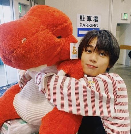 大西流星、小瀧望との身長差でサイズ感がツボすぎる「鹿楓堂よついろ日