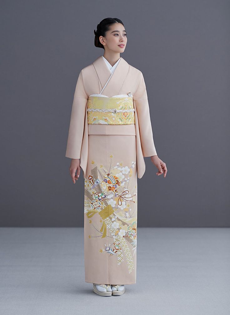 色留袖｜千總のきもの - 千總 (日本語)