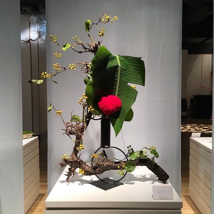 草月ものづくり on Instagram: “東京南支部展に鉄花器がたくさん使用