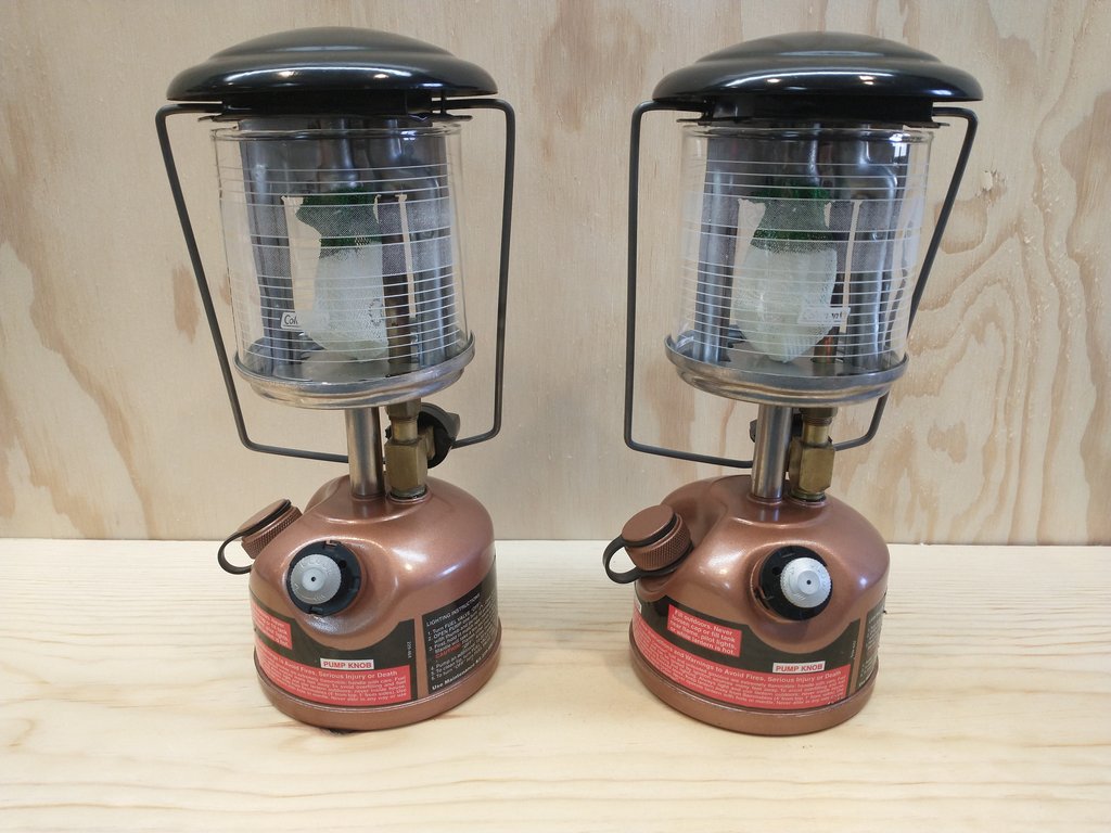 229 03/04 USA - The Coleman Collectors Forum