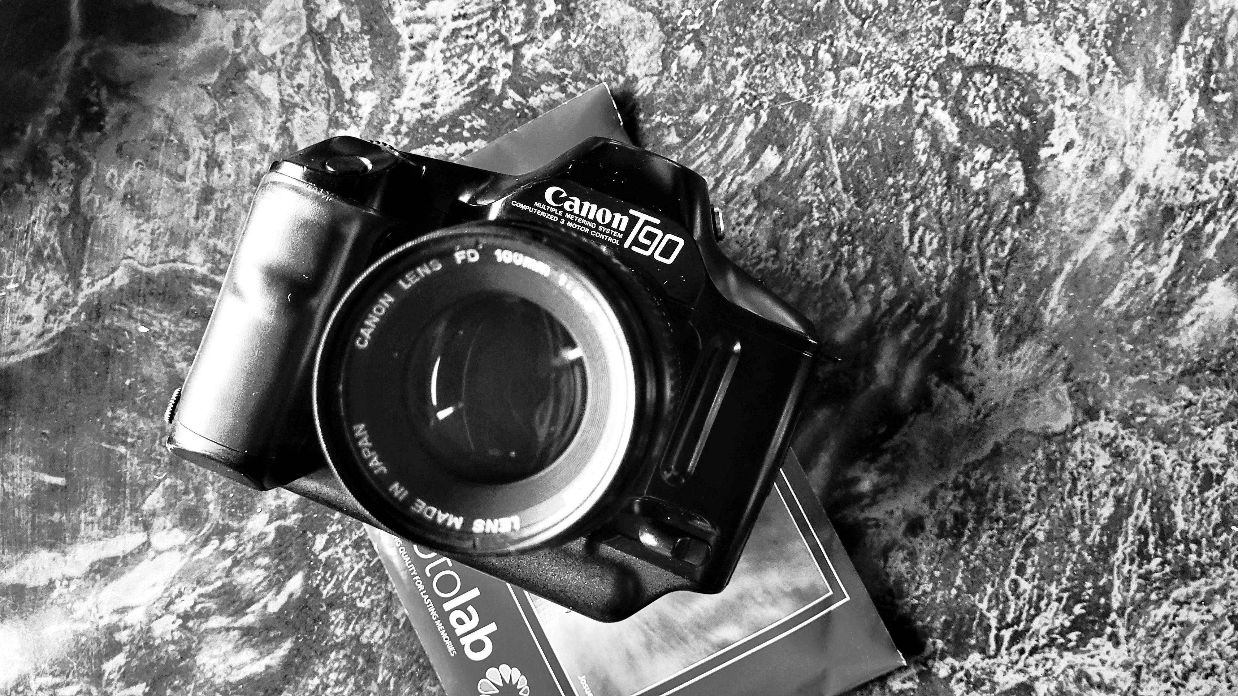 新しい」Canon T90（このカメラ、めっちゃ過小評価されてるよね） : r