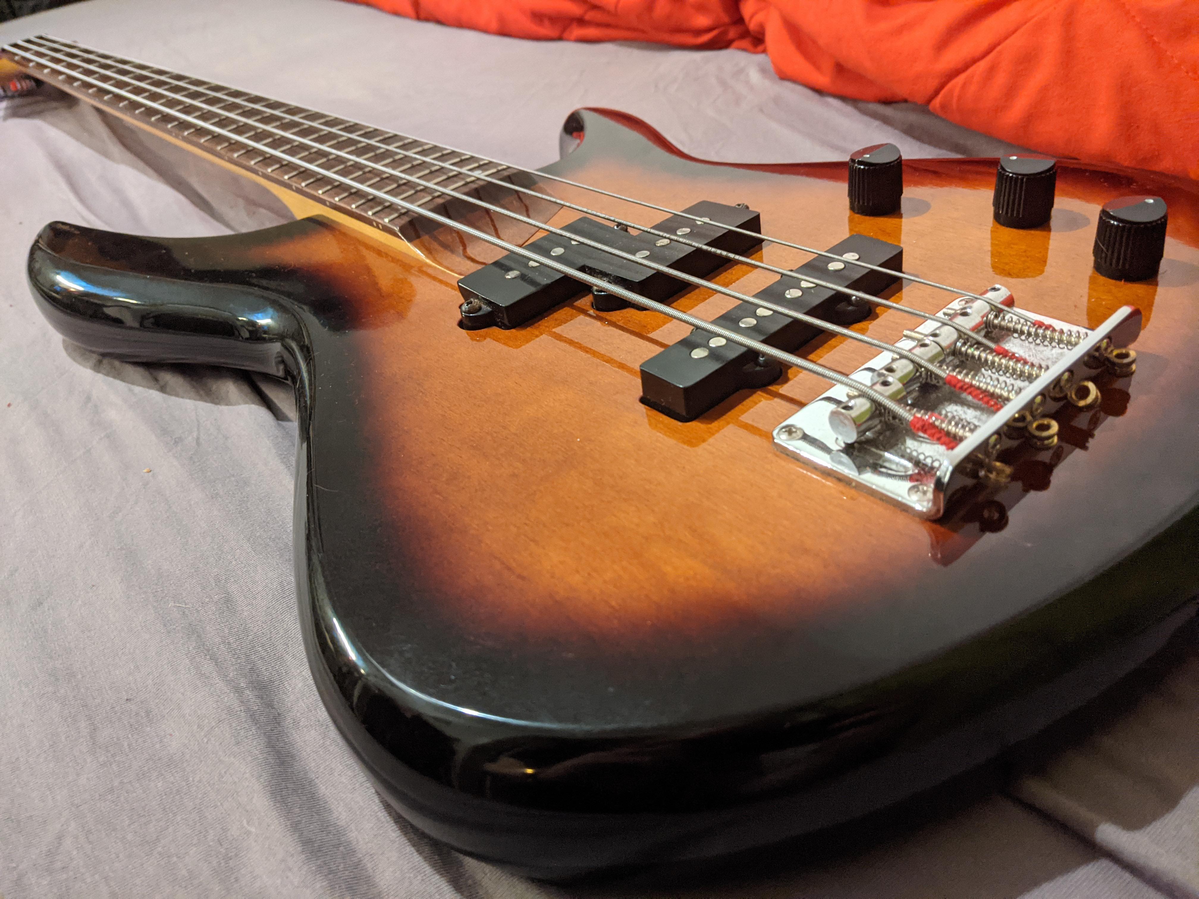 Aria Pro II Avante Series Bass AVB 20/2 - really digging this one