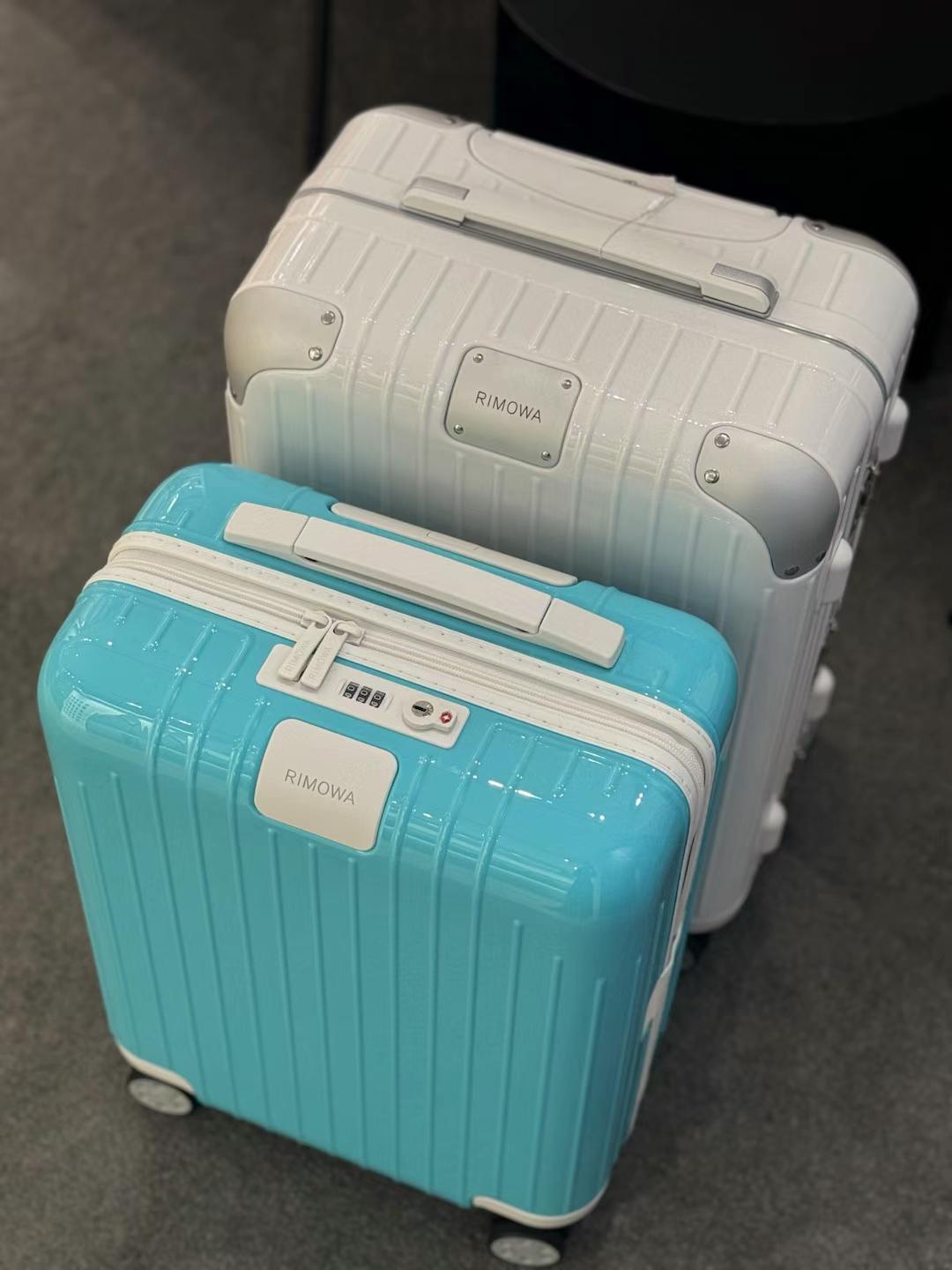 Essential Lite Cabin U Kids Edition : r/Rimowa