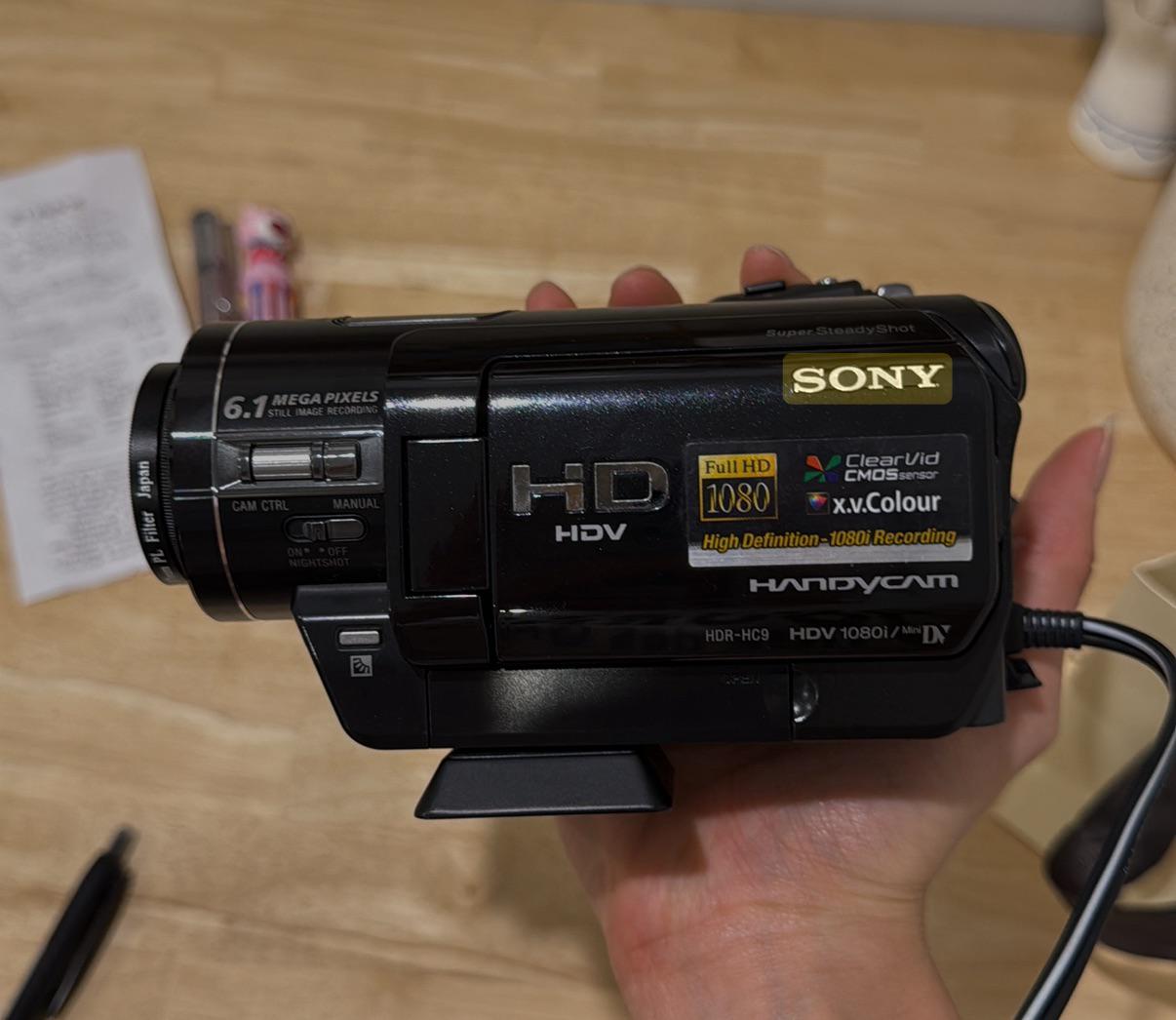 Local Thrift score - Sony HDR HC9 Mini DV : r/camcorders