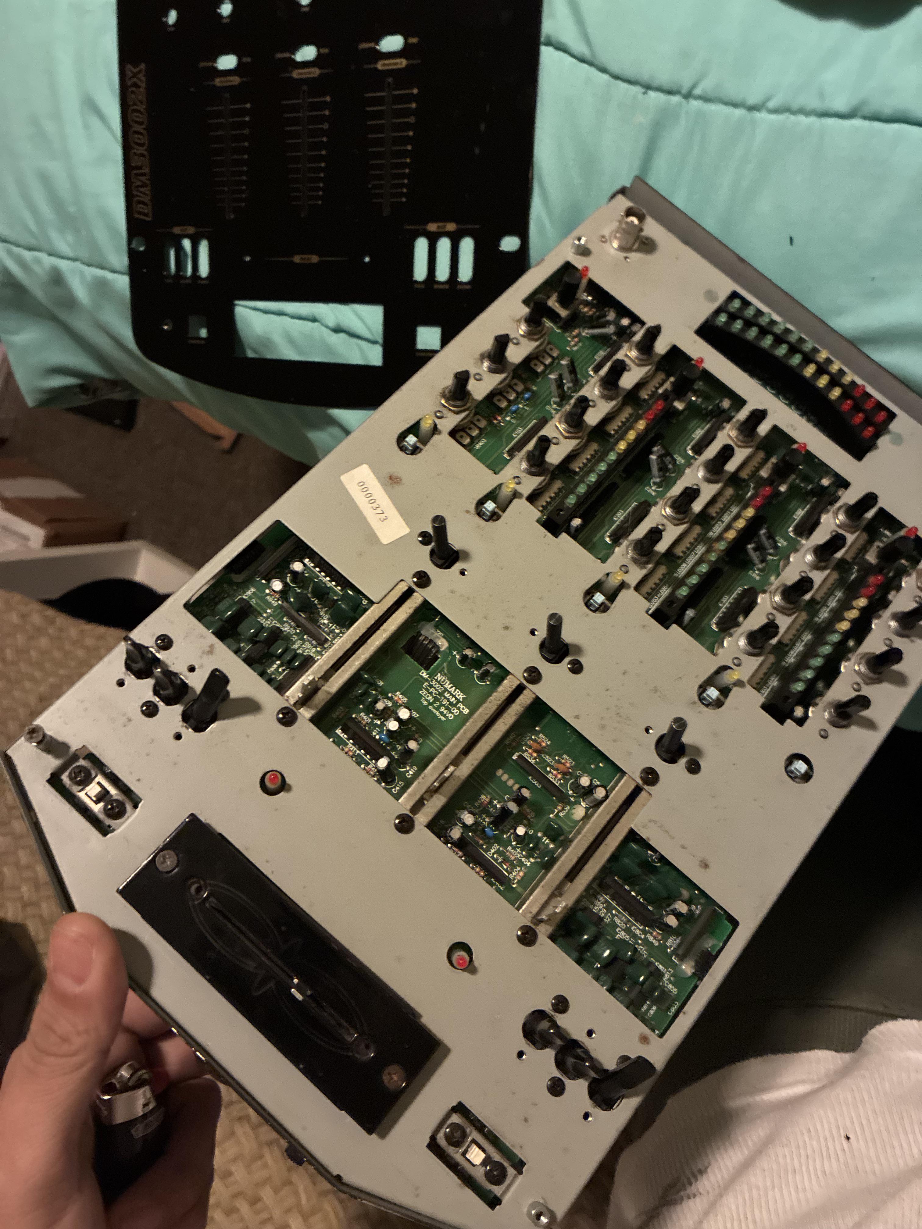 R.I.P. Numark DM2002X。直せると思ったんだけどな。20年間ありがとう