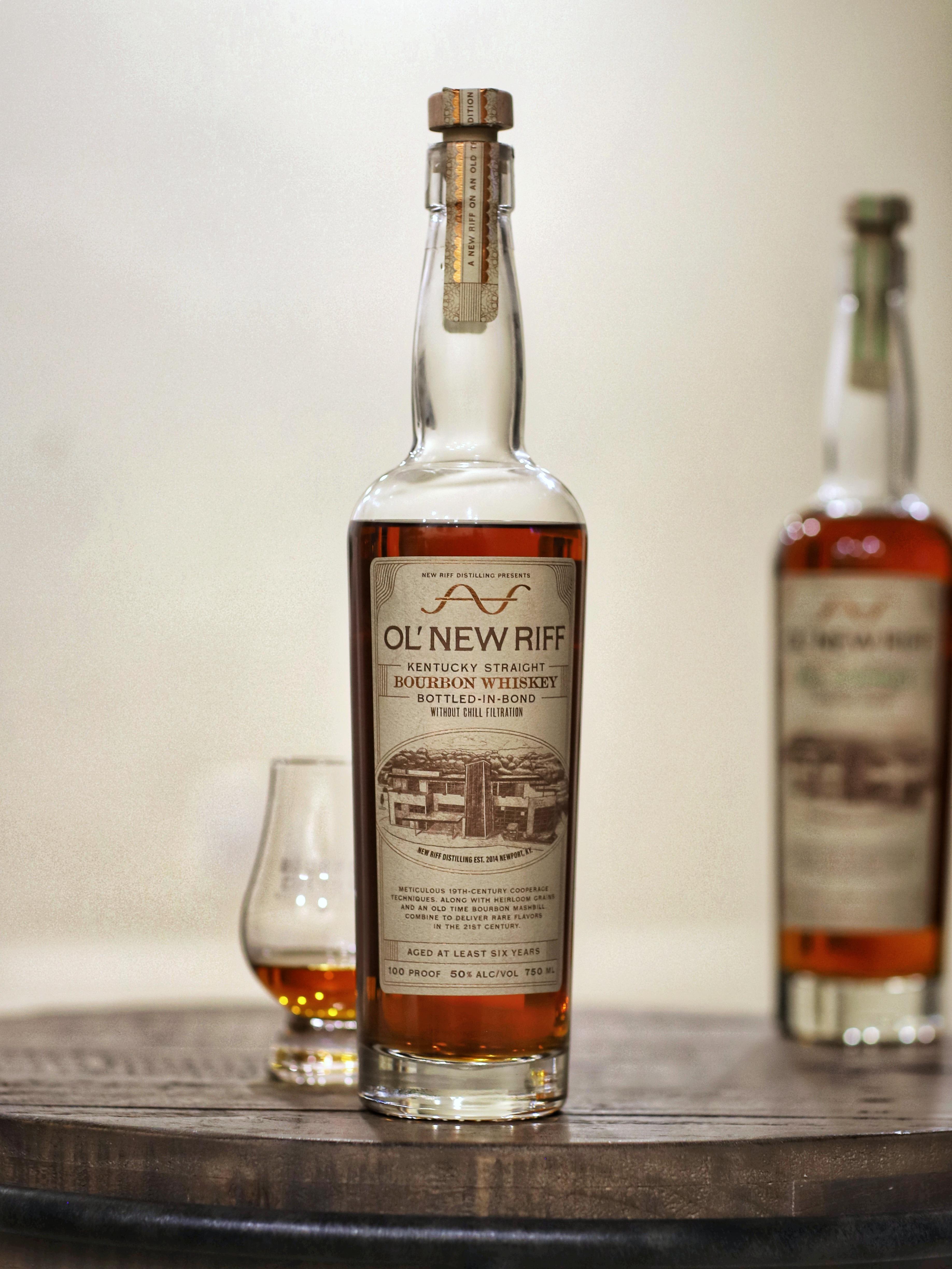 レビュー #853: オールド・ニュー・リフ・ボトールド・イン・ボンド