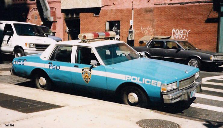 1990年型シボレー・カプリス ニューヨーク市警 (1999年4月撮影