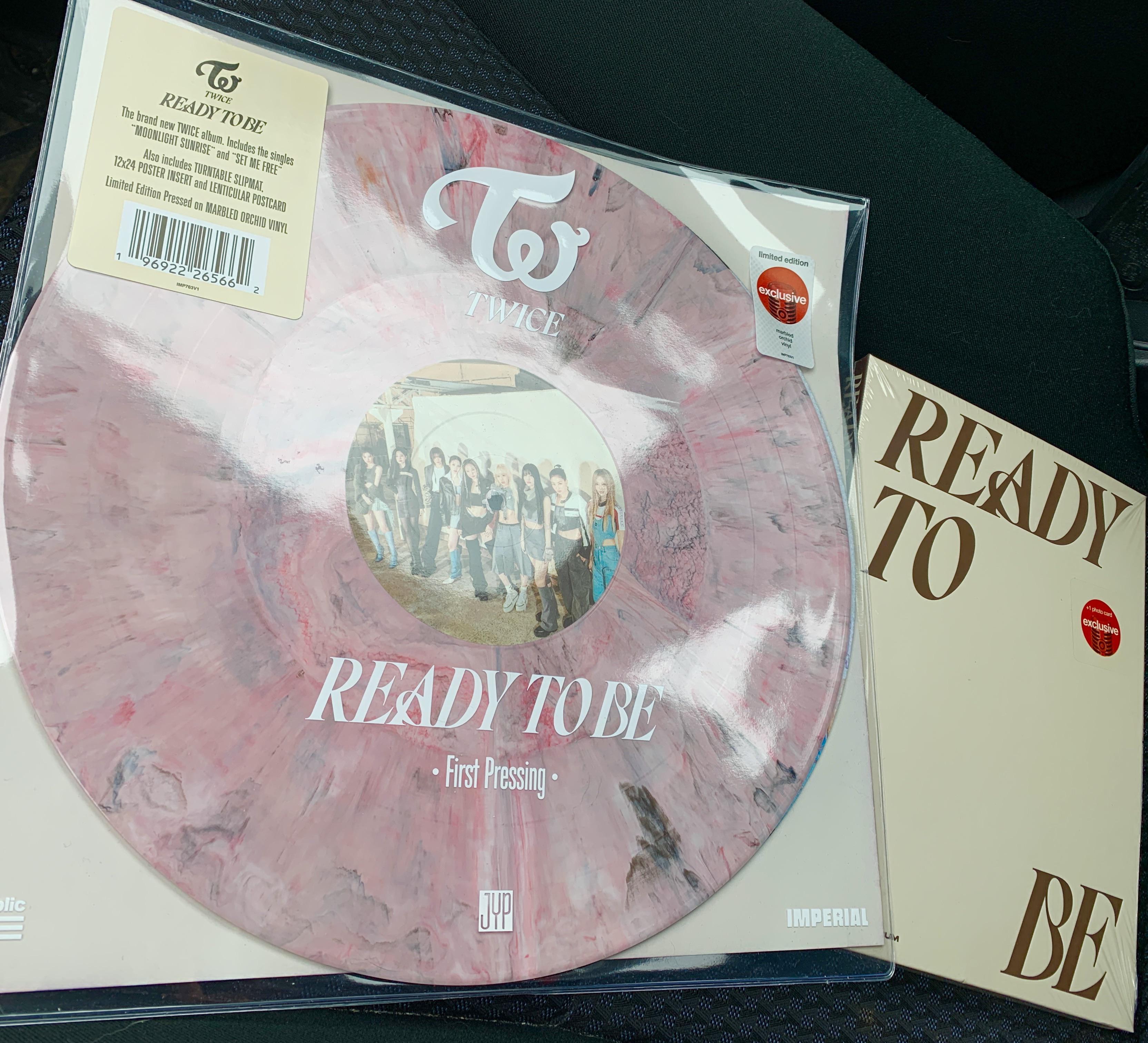 The Vinyl is VERY impressive!! I hope every ONCE can get one