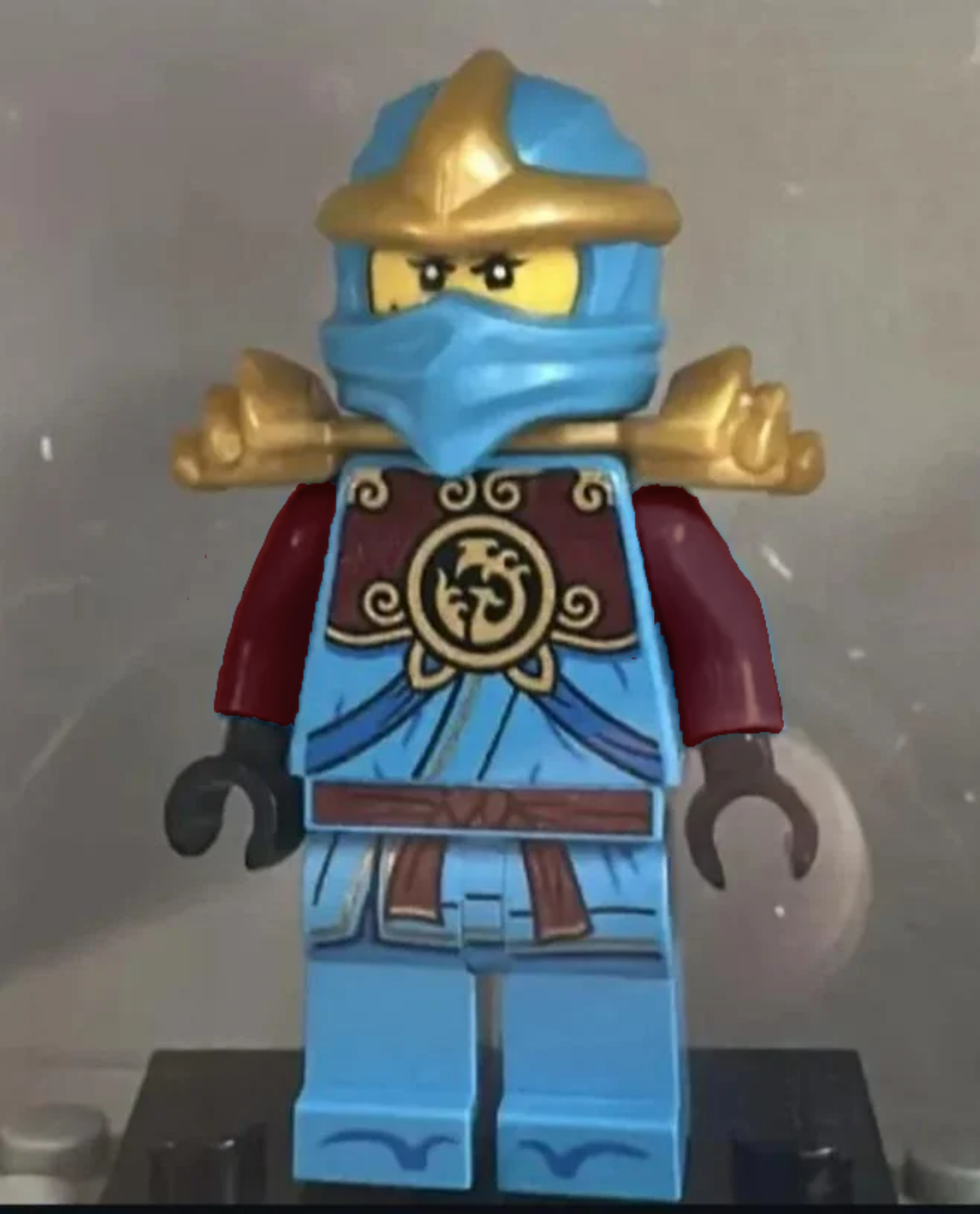 Better look at the upcoming ZX Nya minifigure included in a board