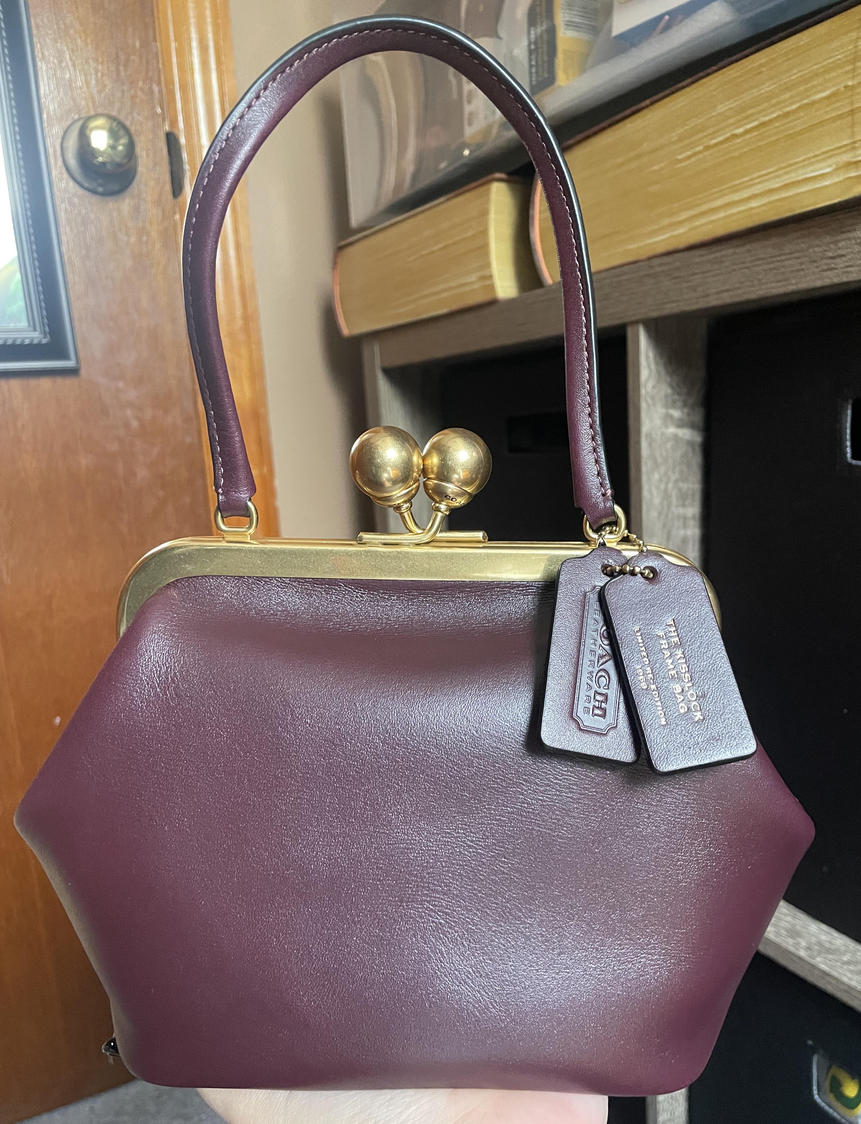 Coach Kisslock 16 in Black Currant : r/Coach