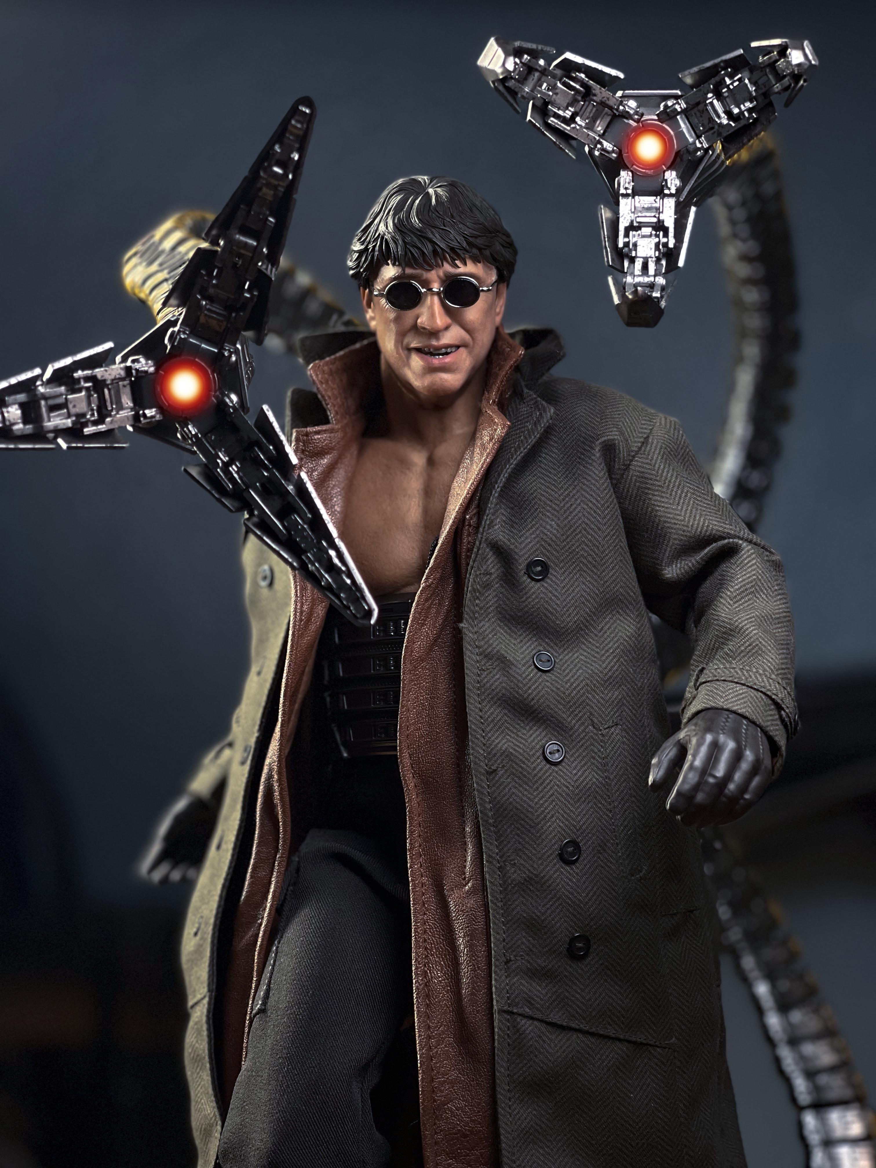 今夜の『スパイダーマン2』再上映を記念して、ホットトイズのドクター