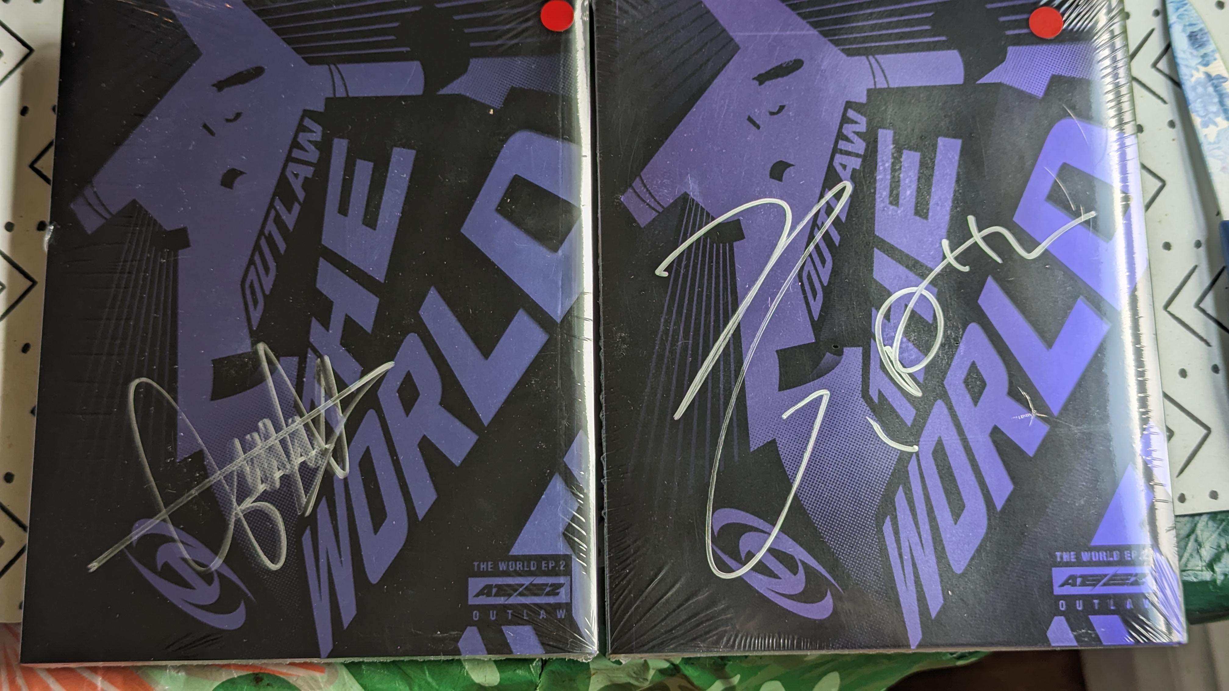 Hello82からサイン入りアルバムが届いたよ！！ : r/ATEEZ