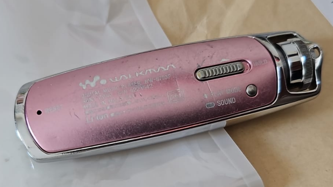 Just got an nw s730f, worried about the jack : r/walkman