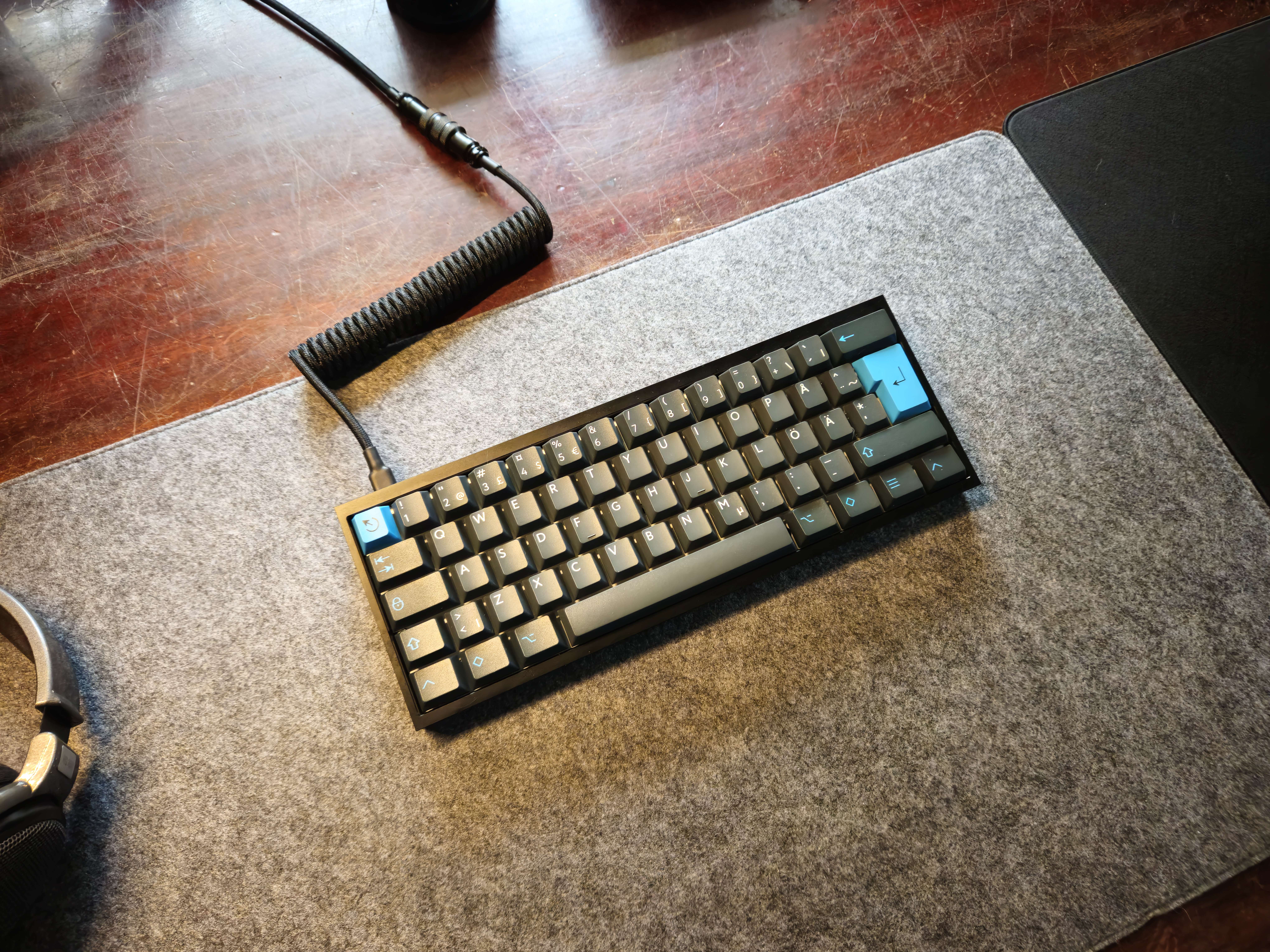 Tofu60 Redux に Kbdfans Umbra キーキャップをつけた Wooting 60he