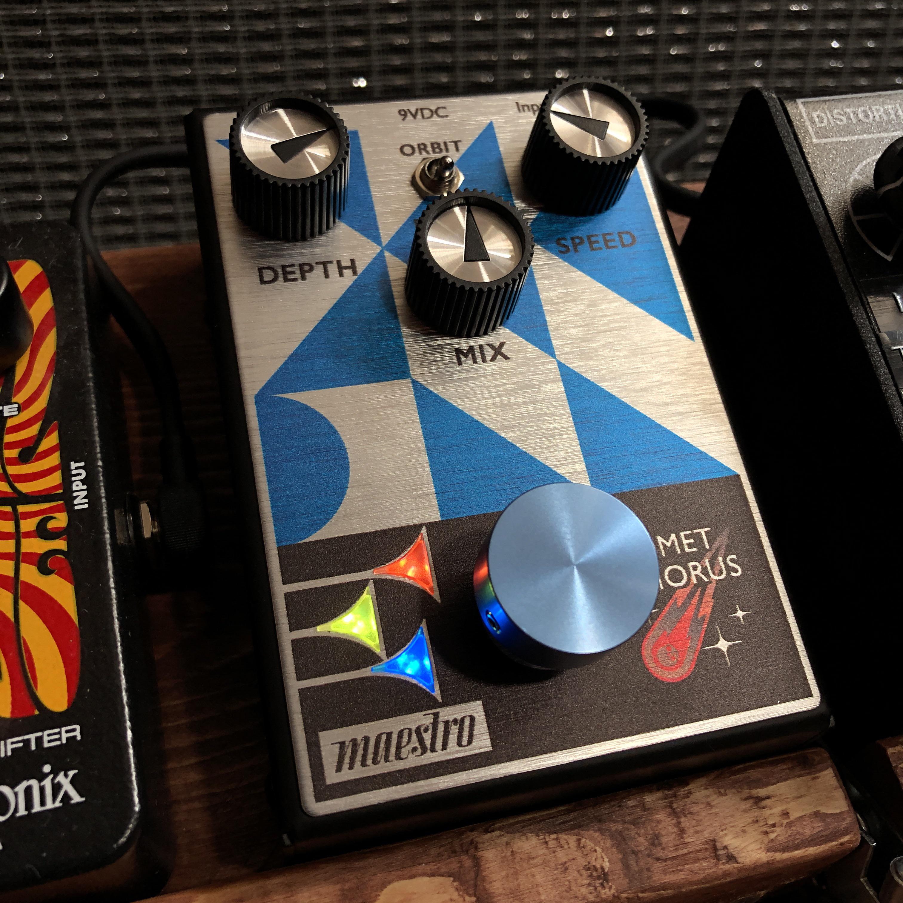 Review) Maestro Comet Chorus Shines, Outside and In : r/guitarpedals
