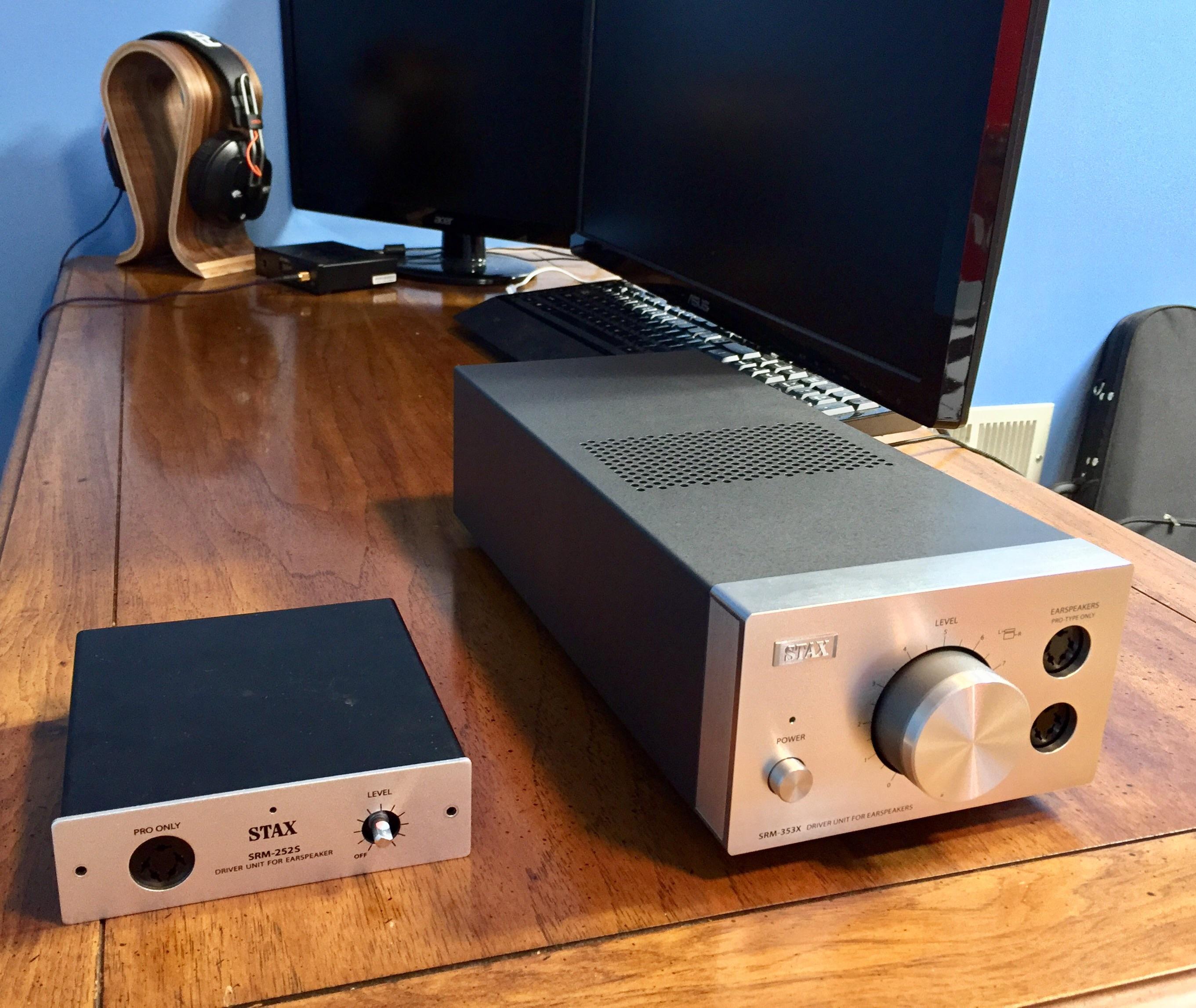 STAX SRM-353X takes up just a little more space than my SRM-252S