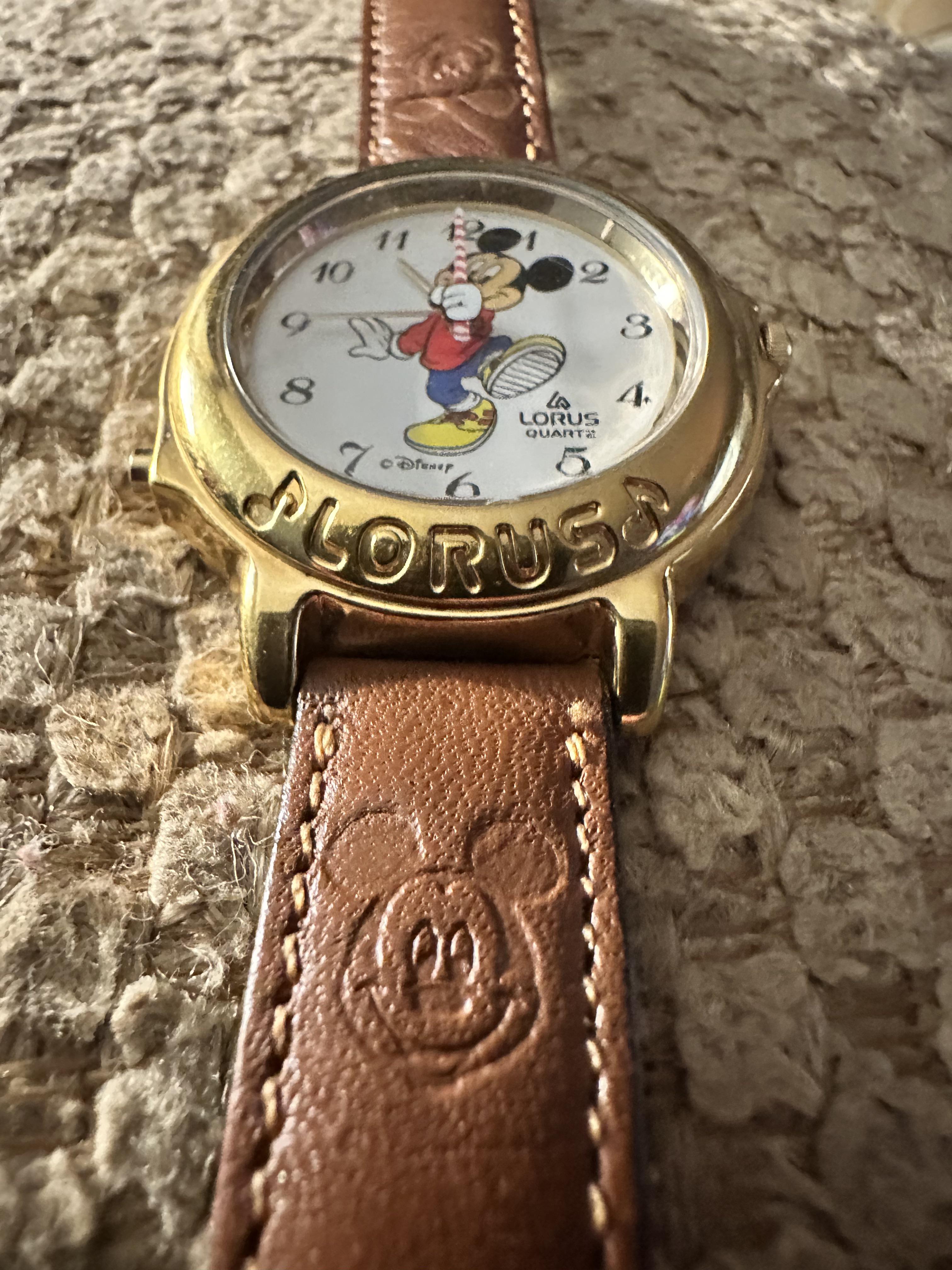 LORUS ミッキーマウス] リサイクルショップで見つけたんだけど。これ