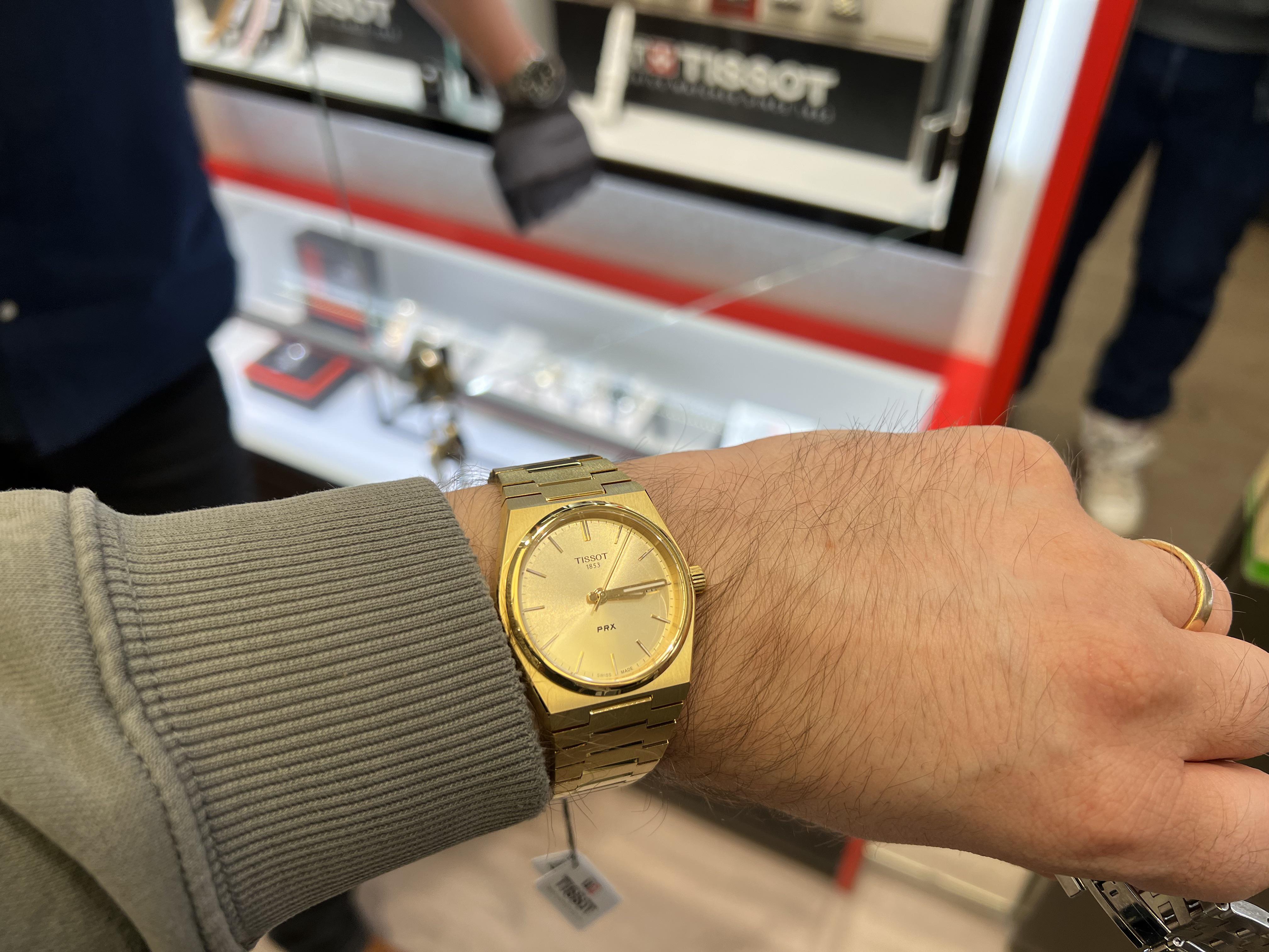 ティソ PRX 35mm ゴールド] : r/Watches