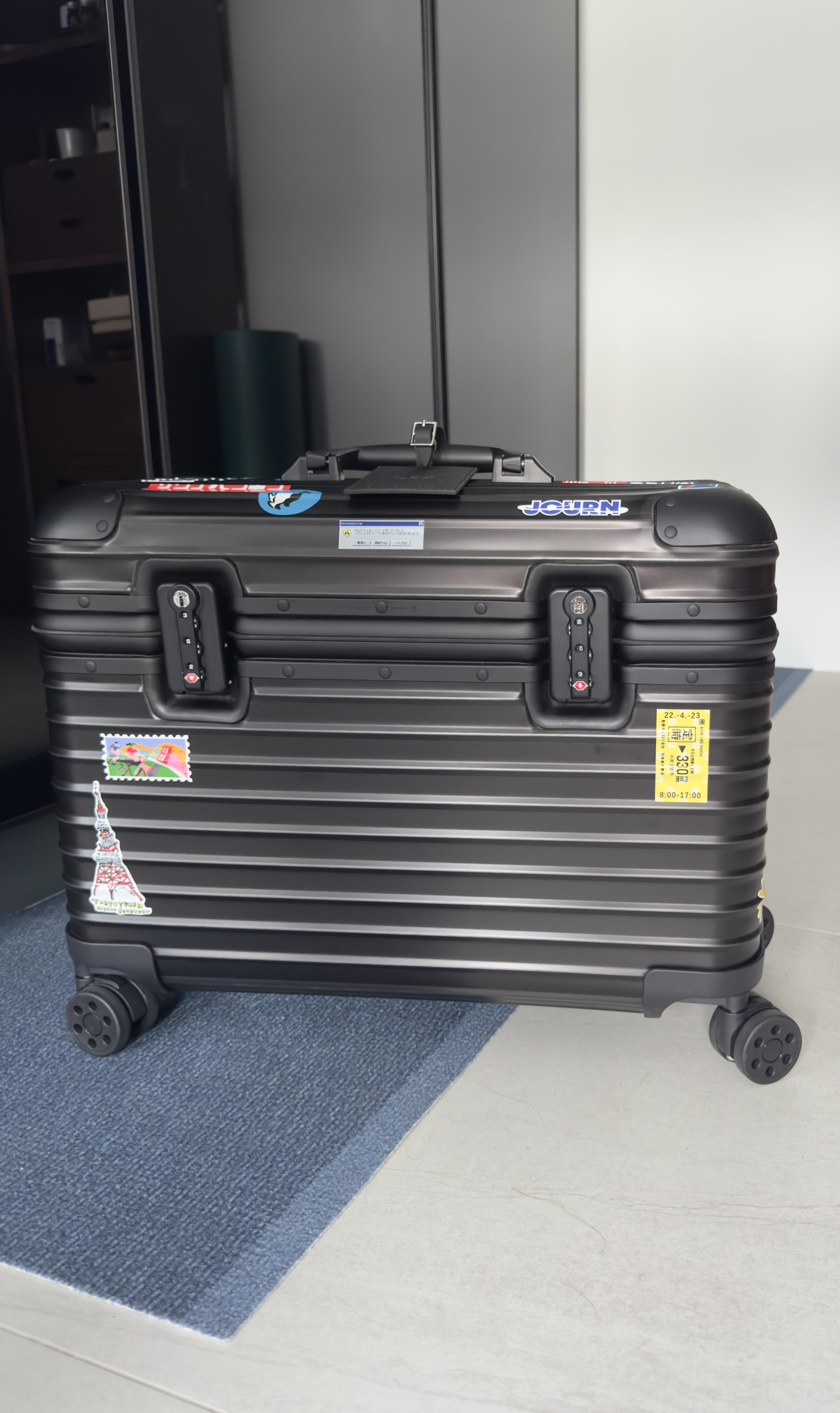 初めてのパイロット！ : r/Rimowa