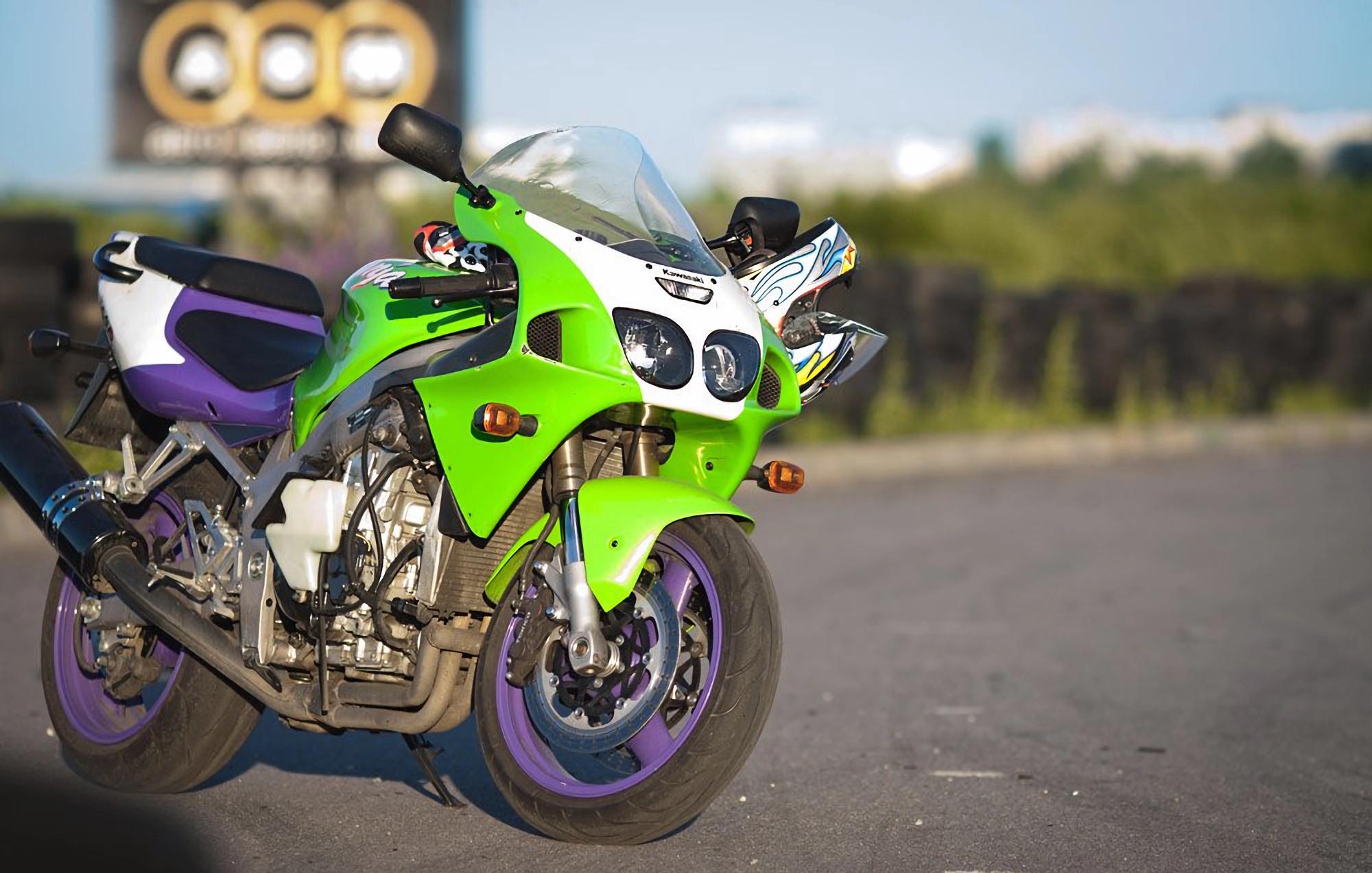 Kawasaki ZX-7R P1 1996 2000x1274 : r/MotorcyclePorn