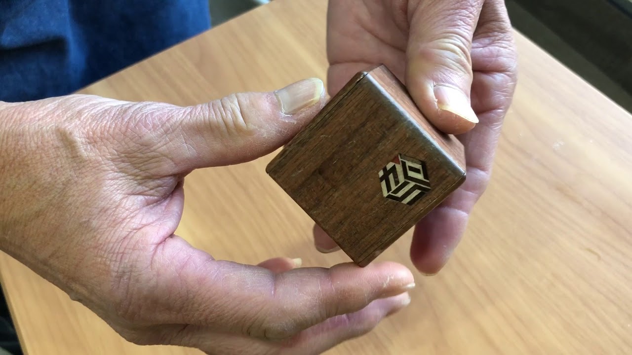 Trick Box Small Box 1 - からくり箱 小箱1 - YouTube