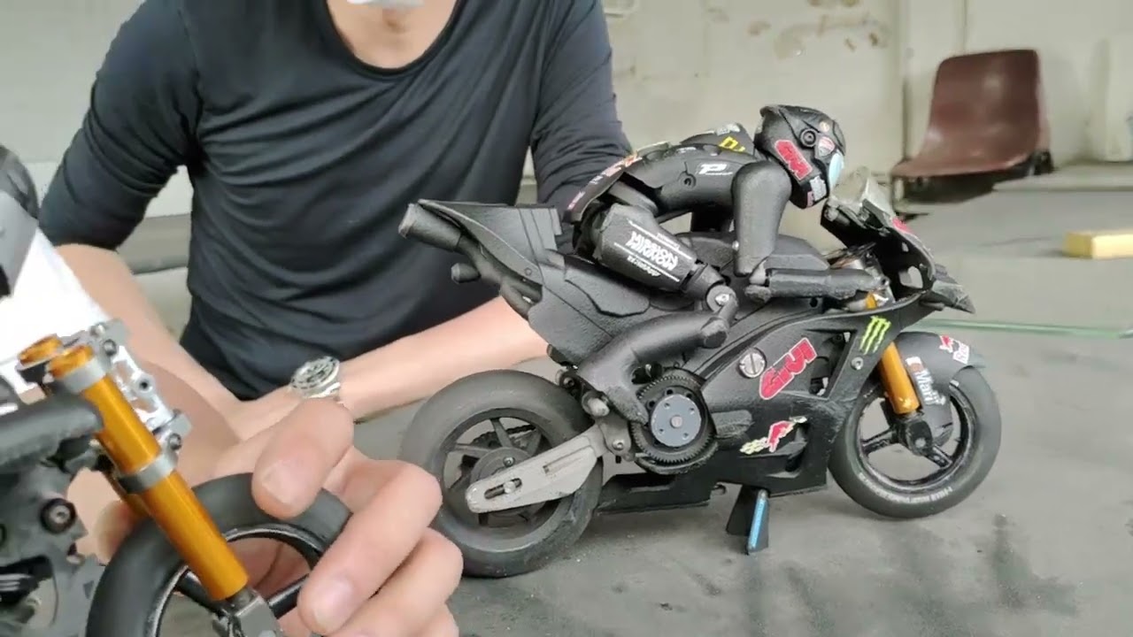 RC Motorcycle XRider Saturn / SEKIDO HONDA RC213V-S 1/8 RC BIKE