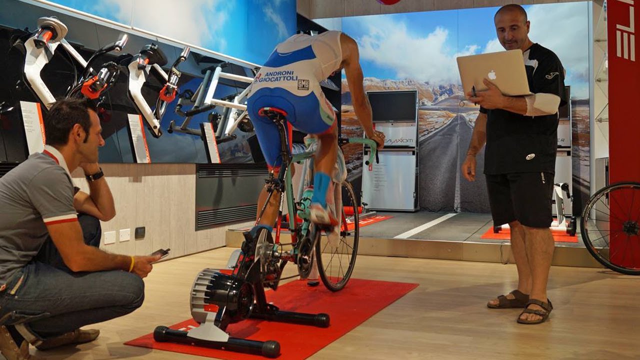 エリート Turbo Muin 実走感高いドライブトレイン直結式固定ローラー