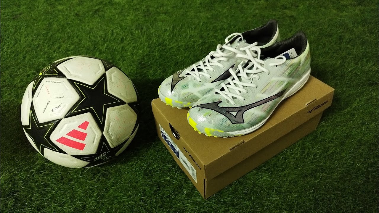 Hello 2025! Mizuno Alpha II Elite TF Lightest Football boots ever
