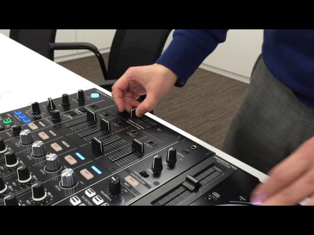 Pioneer DJM-900NXS2のクロスフェーダーのキレ具合 - YouTube