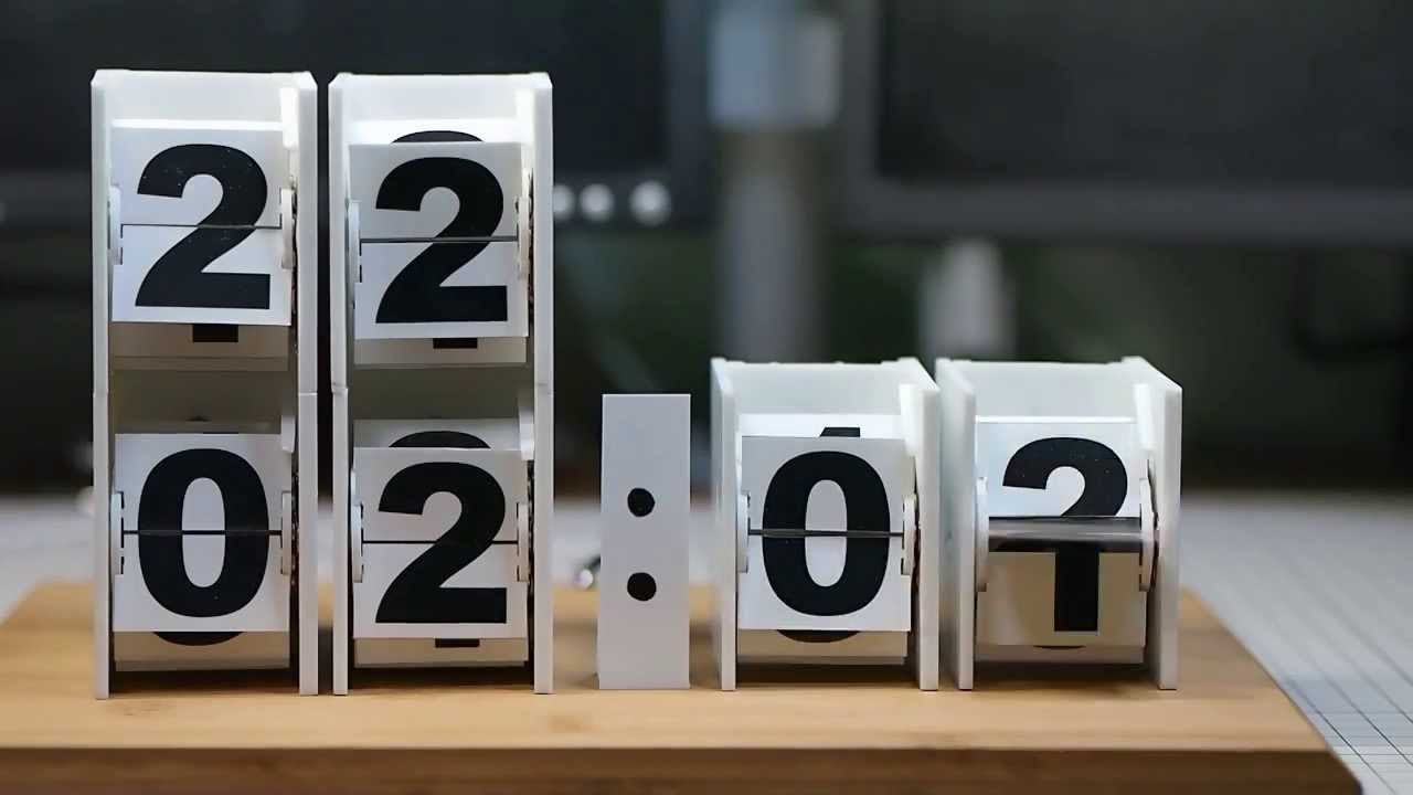 パタパタ時計 - YouTube