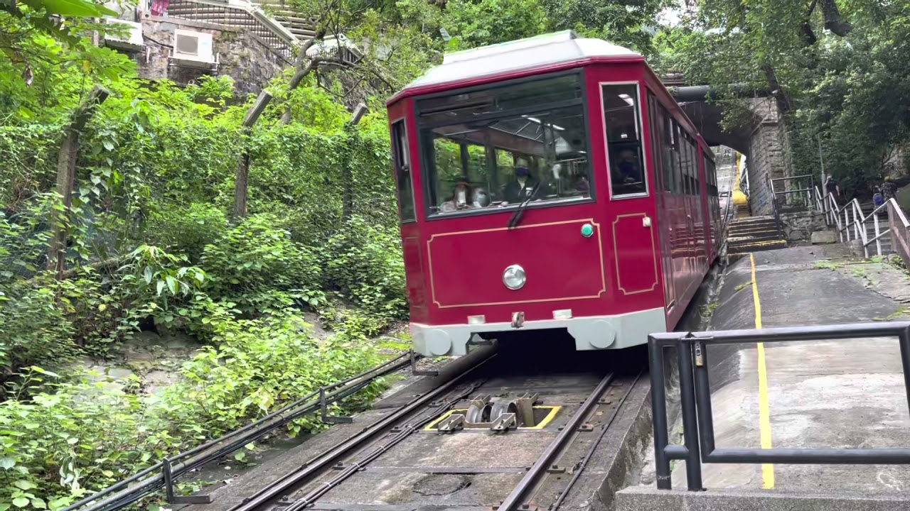 第五代山頂纜車經典顏色的最後時光The final time of the classic