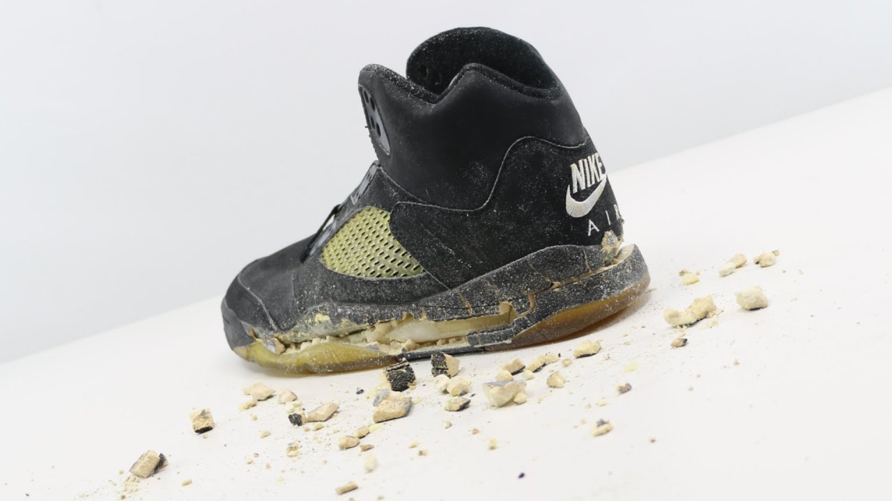 The OG 1990 Air Jordan 5 V Black Metallic Silver - YouTube