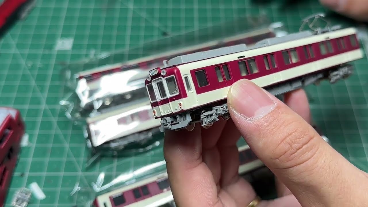 近鉄Nゲージ】ヤフオクにて近鉄2410系らしき車両落札 - YouTube