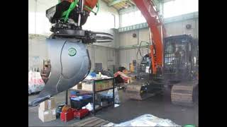 日立建機ZX135US-7にチルトローテーターX18(グリッパー付)取付｜建設