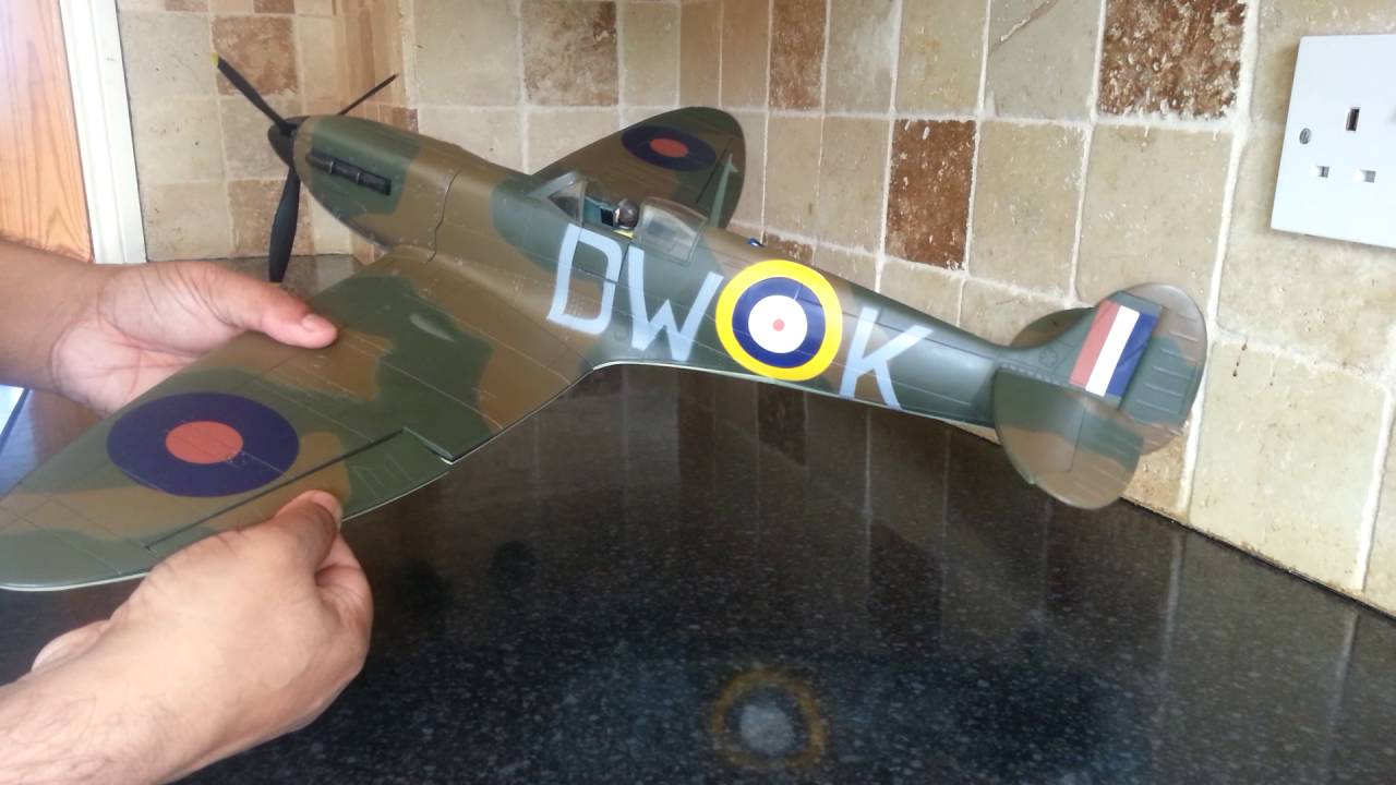 1/18 21st Century Toys 'Supermarine mk1 Spitfire' - YouTube